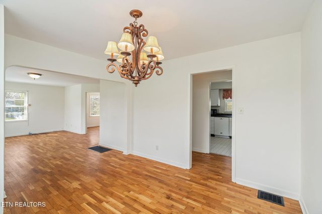 258 Rock Bridge Rd, Oliver Springs, TN 37840
