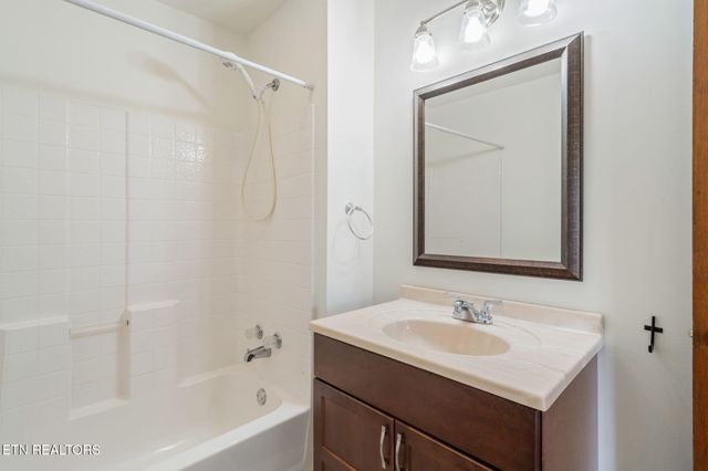 258 Rock Bridge Rd, Oliver Springs, TN 37840