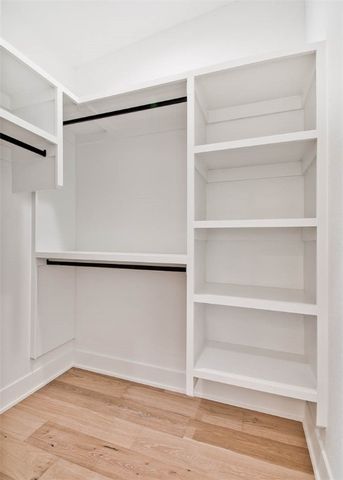 214 NW 9th Street, Bentonville, AR 72712