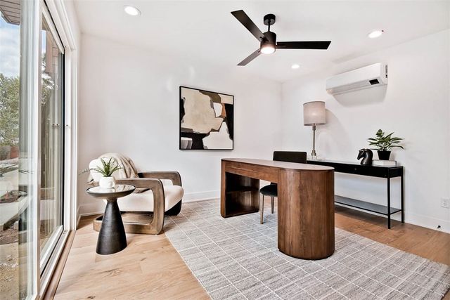 214 NW 9th Street, Bentonville, AR 72712