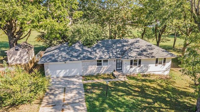801 N Redwood Drive, Independence, MO 64056