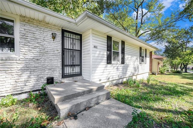 801 N Redwood Drive, Independence, MO 64056