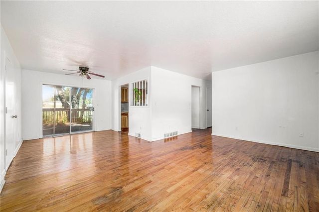 801 N Redwood Drive, Independence, MO 64056