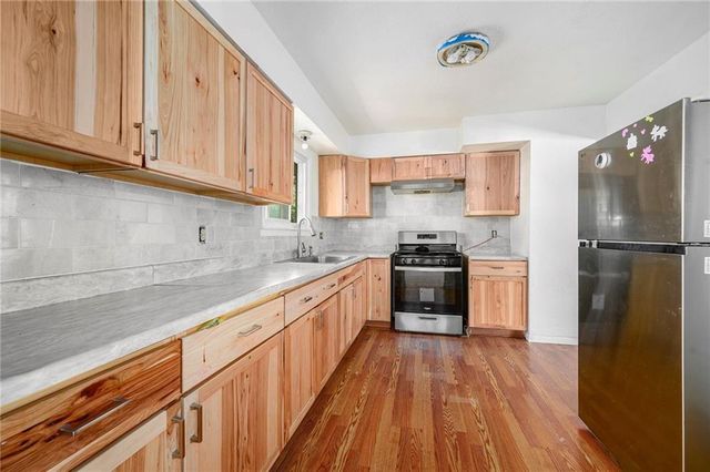 801 N Redwood Drive, Independence, MO 64056