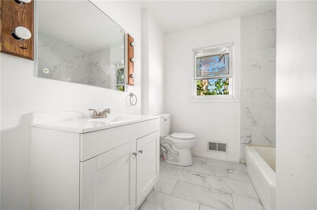 801 N Redwood Drive, Independence, MO 64056