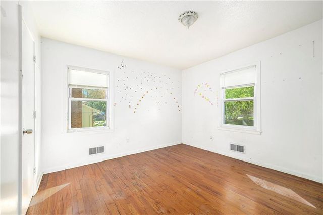 801 N Redwood Drive, Independence, MO 64056