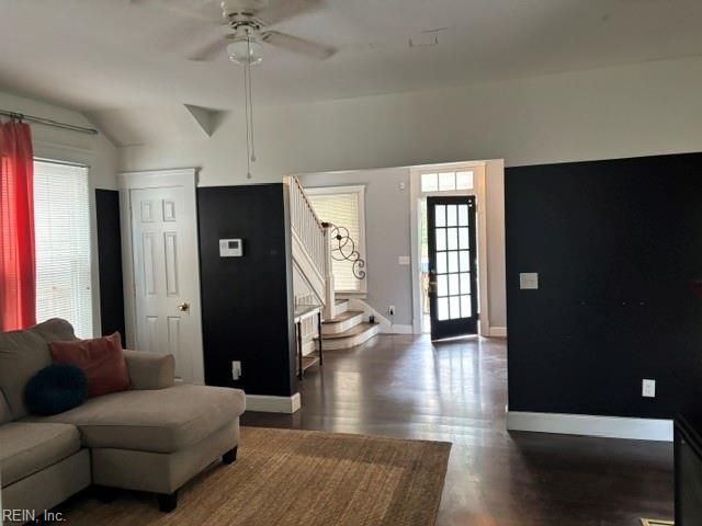 1524 Mathews TER, Portsmouth, VA 23704