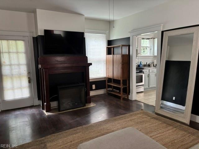 1524 Mathews TER, Portsmouth, VA 23704