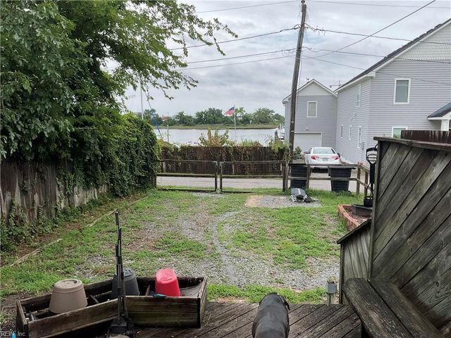 1524 Mathews TER, Portsmouth, VA 23704