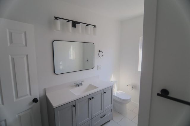 7114 Halliday, Oakland, CA 94605