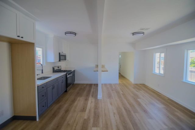 7114 Halliday, Oakland, CA 94605