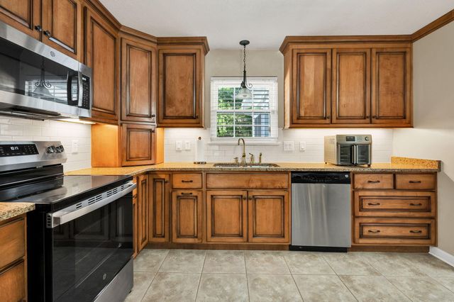 1743 Lake Wood Circle, Hixson, TN 37343