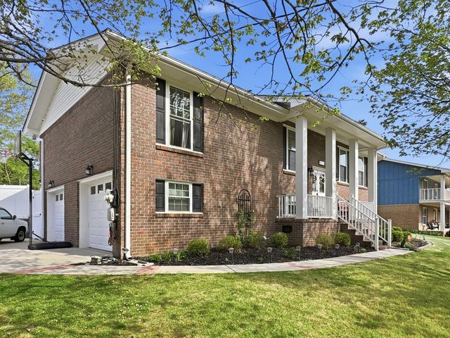 1743 Lake Wood Circle, Hixson, TN 37343
