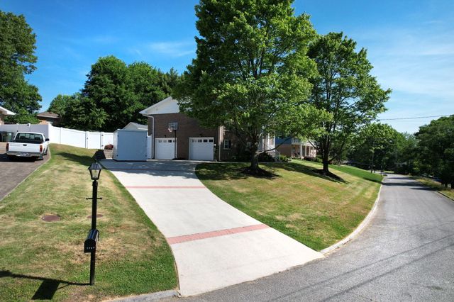 1743 Lake Wood Circle, Hixson, TN 37343