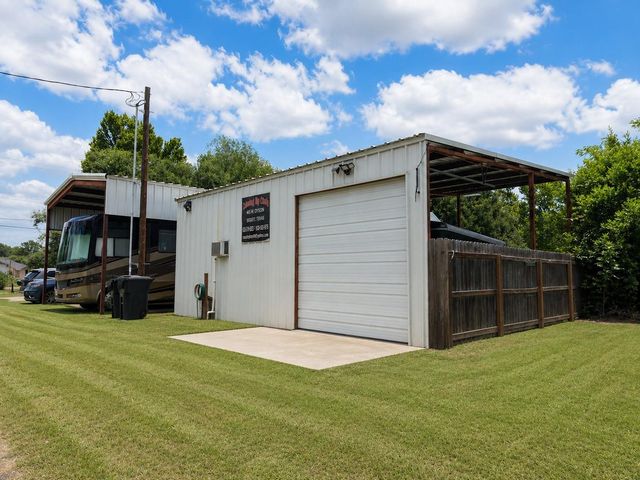 416 W Division Street, Jewett, TX 75846