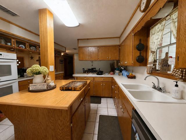 416 W Division Street, Jewett, TX 75846
