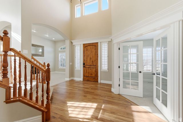 843 N EAGLEPOINTE DR, North Salt Lake, UT 84054