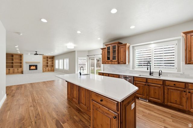 843 N EAGLEPOINTE DR, North Salt Lake, UT 84054