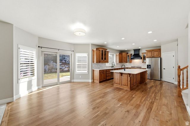 843 N EAGLEPOINTE DR, North Salt Lake, UT 84054