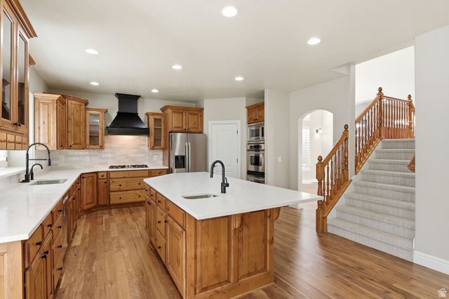 843 N EAGLEPOINTE DR, North Salt Lake, UT 84054