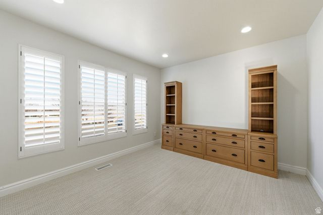 843 N EAGLEPOINTE DR, North Salt Lake, UT 84054