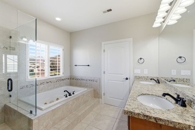 843 N EAGLEPOINTE DR, North Salt Lake, UT 84054