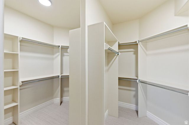 843 N EAGLEPOINTE DR, North Salt Lake, UT 84054