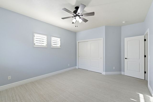 843 N EAGLEPOINTE DR, North Salt Lake, UT 84054