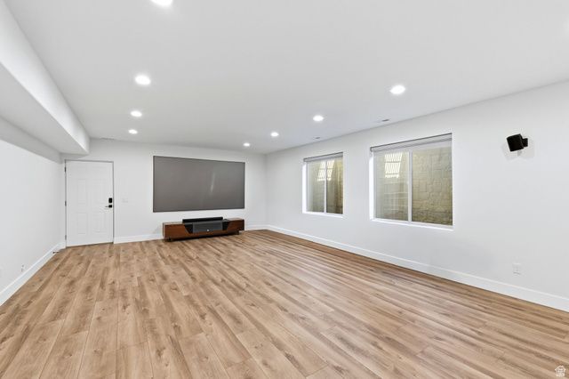 843 N EAGLEPOINTE DR, North Salt Lake, UT 84054