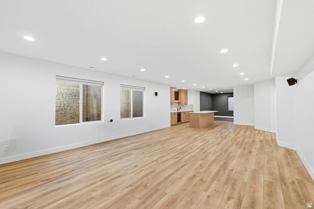 843 N EAGLEPOINTE DR, North Salt Lake, UT 84054