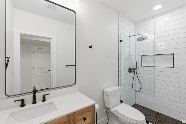 843 N EAGLEPOINTE DR, North Salt Lake, UT 84054