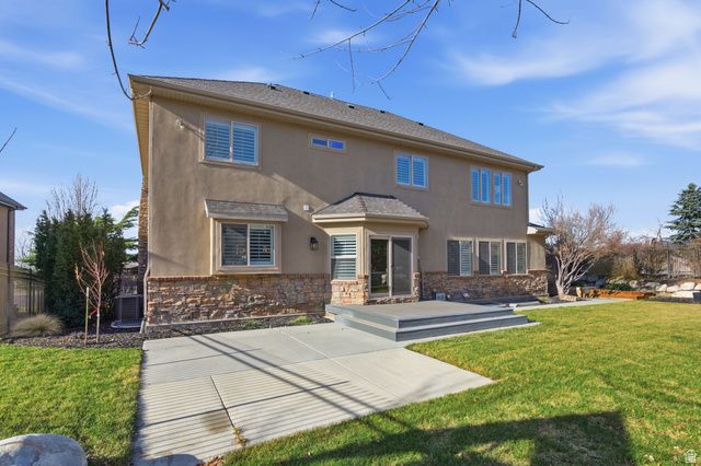 843 N EAGLEPOINTE DR, North Salt Lake, UT 84054