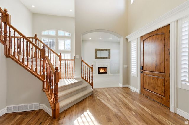 843 N EAGLEPOINTE DR, North Salt Lake, UT 84054