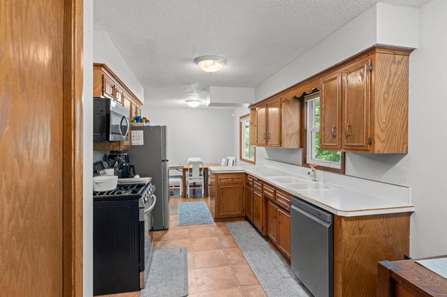 4832 Flag Avenue N, New Hope, MN 55428