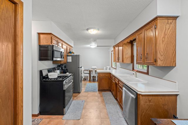 4832 Flag Avenue N, New Hope, MN 55428