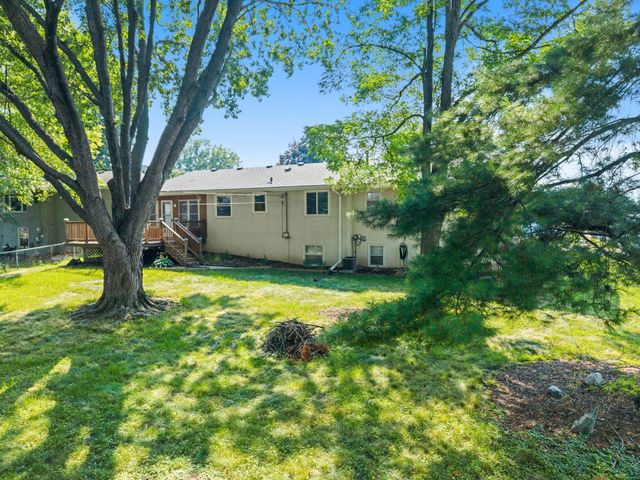 4832 Flag Avenue N, New Hope, MN 55428
