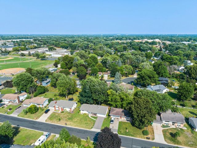 4832 Flag Avenue N, New Hope, MN 55428