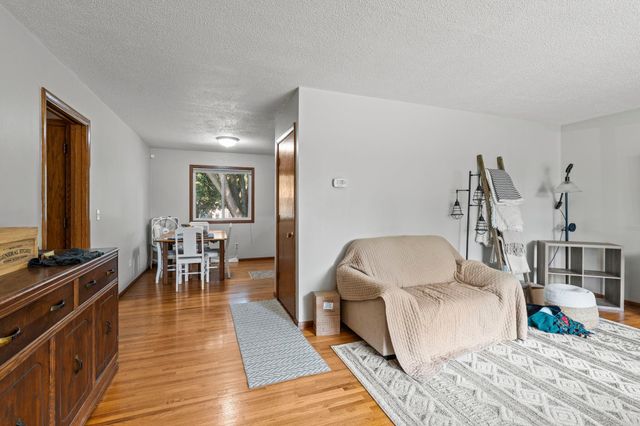 4832 Flag Avenue N, New Hope, MN 55428