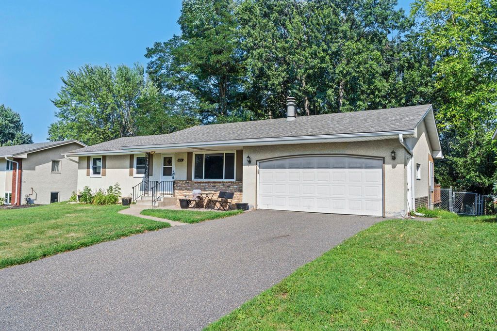 4832 Flag Avenue N, New Hope, MN 55428