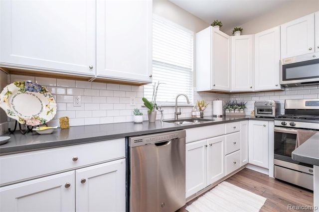 4580 Bradley Circle 24, Troy, MI 48085