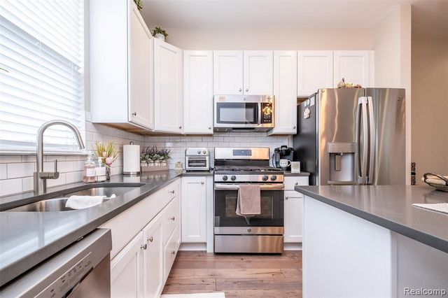 4580 Bradley Circle 24, Troy, MI 48085