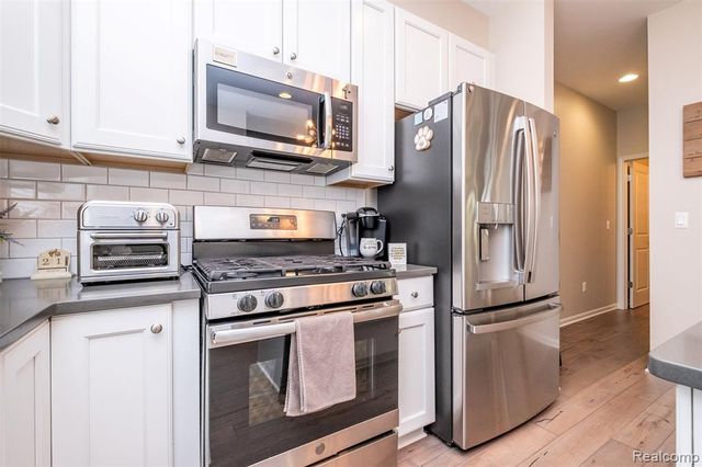 4580 Bradley Circle 24, Troy, MI 48085