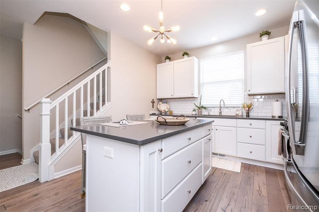 4580 Bradley Circle 24, Troy, MI 48085