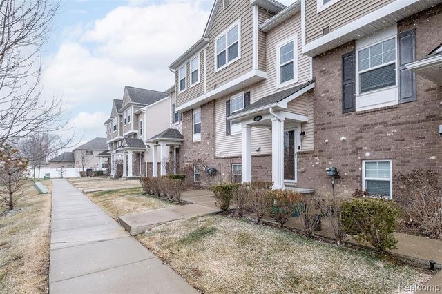 4580 Bradley Circle 24, Troy, MI 48085