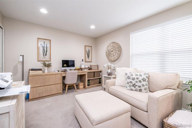 4580 Bradley Circle 24, Troy, MI 48085