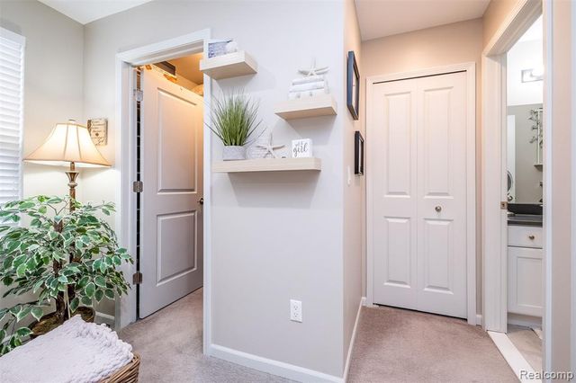 4580 Bradley Circle 24, Troy, MI 48085