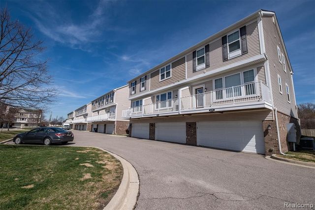 4580 Bradley Circle 24, Troy, MI 48085