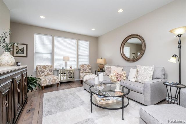 4580 Bradley Circle 24, Troy, MI 48085