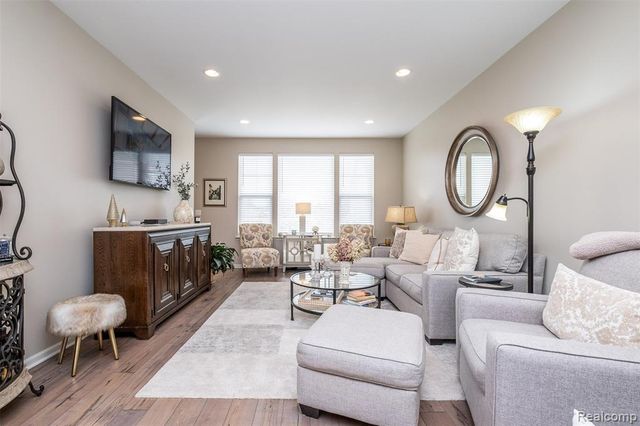 4580 Bradley Circle 24, Troy, MI 48085