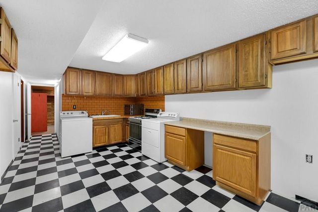 520 Linda Vista Ave, Pueblo, CO 81005